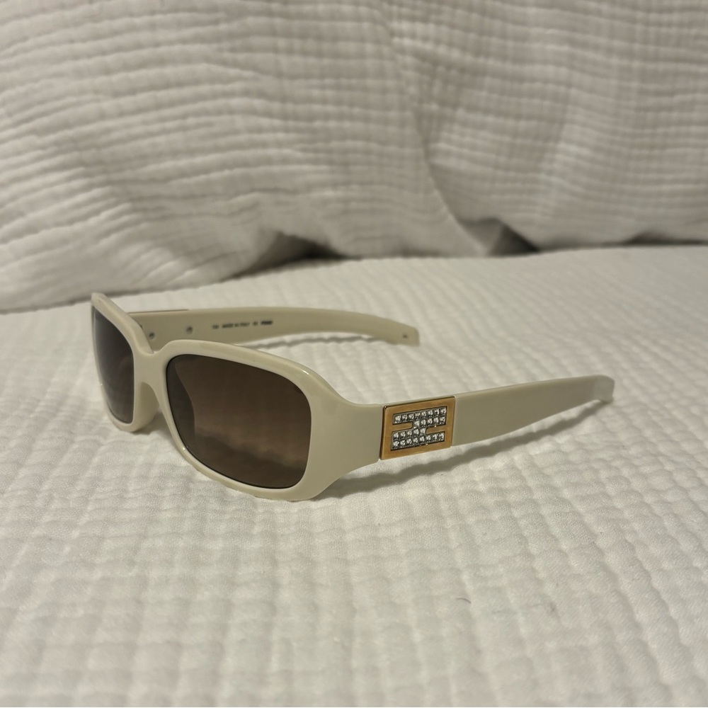 cream / off white Fendi sunglasses FS5228R - Picture 3 of 6
